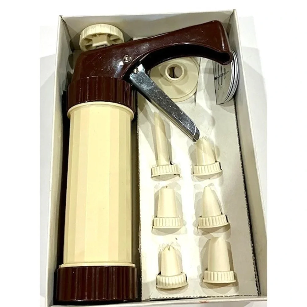 VTG Fox Run Cookie Press Cake Decorator w/ 6 Tips & 5 Disc Plates Directions
